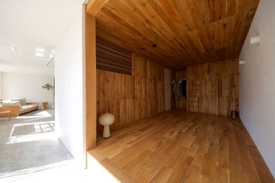無垢の木材の温かみをたっぷりと楽しめる空間も - graf studio キッチン付き レンタルスタジオ・レンタルスペースの室内の写真