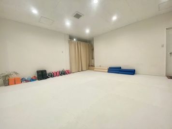 ヨガ＆ピラティススタジオWellbest上野毛店 上野毛のレンタルスペースの室内の写真