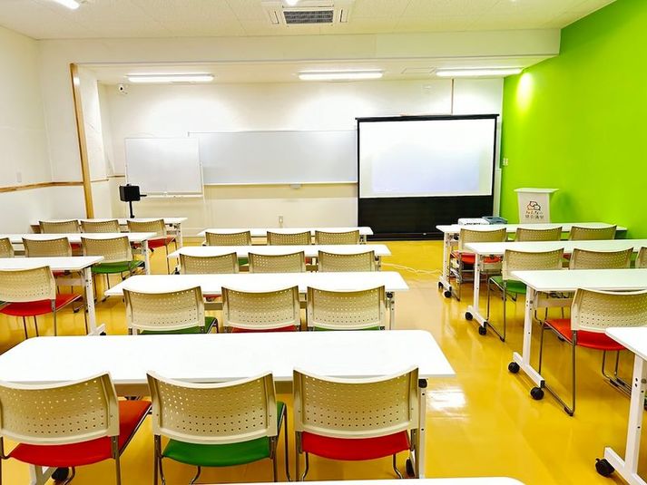 壺川203会議室[定員39+予備椅子] - みんなの貸会議室 那覇壺川店