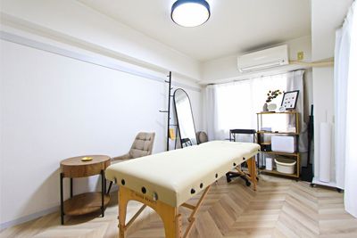 部屋全体 - レンタルサロンtreat中目黒 完全個室プライベートサロンの室内の写真