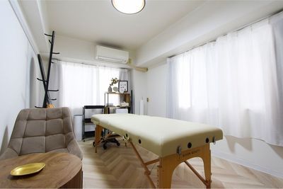 部屋全体 - レンタルサロンtreat中目黒店 完全個室プライベートサロンの室内の写真