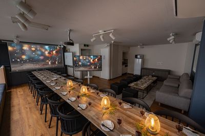 大型スクリーンとテレビ - LAMP（ランプ）五反田駅西口店 【最大40名】五反田駅西口｜パーティ/会議/多目的【KTY02】の室内の写真