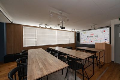 机の配置も変更可能 - LAMP（ランプ）五反田駅西口店 【最大40名】五反田駅西口｜パーティ/会議/多目的【KTY02】の室内の写真