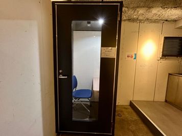 グレイドパーク秋葉原（旧：TIMESHARING秋葉原奥山ビル） テレワークブース C（小）の室内の写真
