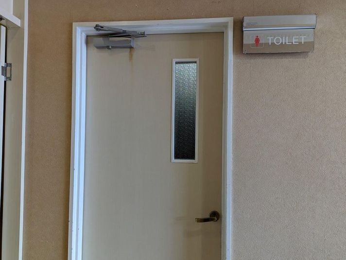 《9～10名用》カラオケルーム【サイズL】 - カラオケバナナクラブ＆ビッグエコー サンフラワー店