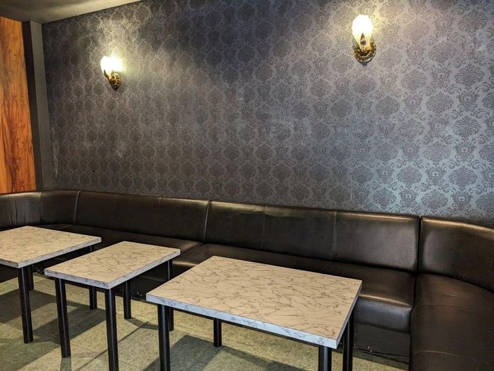 《9～10名用》カラオケルーム【サイズL】 - カラオケバナナクラブ＆ビッグエコー サンフラワー店