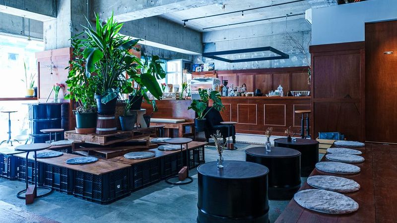CAFE IN THE HOUSE - in the house / Nishiwaseda