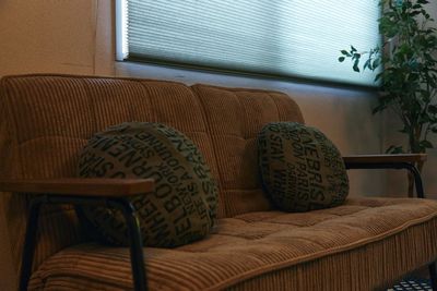 コーデュロイ生地の2名用ソファは移動＆リクライニング可能❗ - 467_シアタールームJIZAI目黒 レンタルスペースの室内の写真