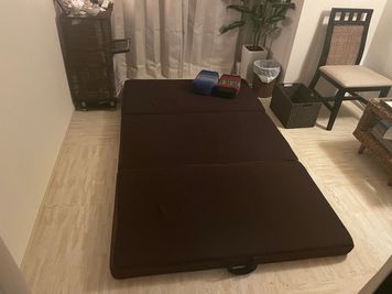 マットレス完備でタイ古式に最適♪ - 新宿アジアンroom　レンタルサロンMAREBLE③　 新宿レンタルサロンMAREBLE アジアンルームの室内の写真