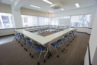 名古屋会議室 名古屋伏見駅前店 第6会議室【室料30%オフ】 の室内の写真