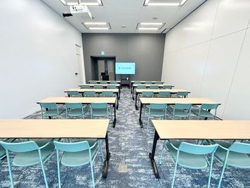 【延長コードは、司会台に設置しております】 - TIME SHARING 勝どき 晴海トリトン X棟 Conference Room Ⅱの室内の写真