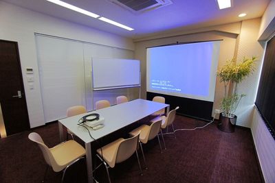 名古屋会議室 名古屋伏見駅前店 第2会議室【室料30%オフ】 の室内の写真