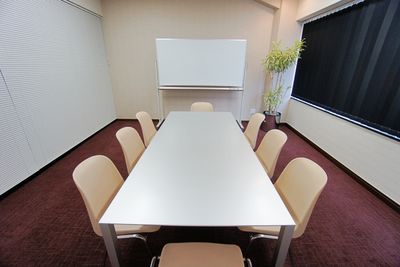 名古屋会議室 名古屋伏見駅前店 第2会議室【室料30%オフ】 の室内の写真