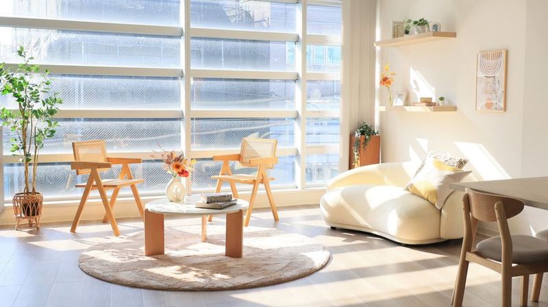 17日金曜まで】キャスター付きソファタイプ回転椅子のダイニング