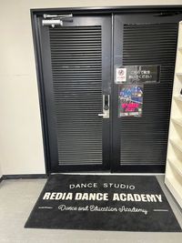 入り口写真

 - リディアダンスアカデミー箕面船場阪大前校 レンタルスタジオの入口の写真