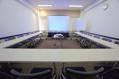 名古屋会議室 名古屋伏見駅前店 第4会議室【室料30%オフ】 の室内の写真