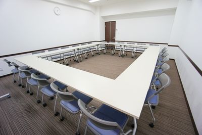 名古屋会議室 名古屋伏見駅前店 第4会議室【室料30%オフ】 の室内の写真