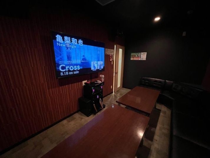 《9～10名用》カラオケルーム【サイズL】 - カラオケビッグエコー 原田店