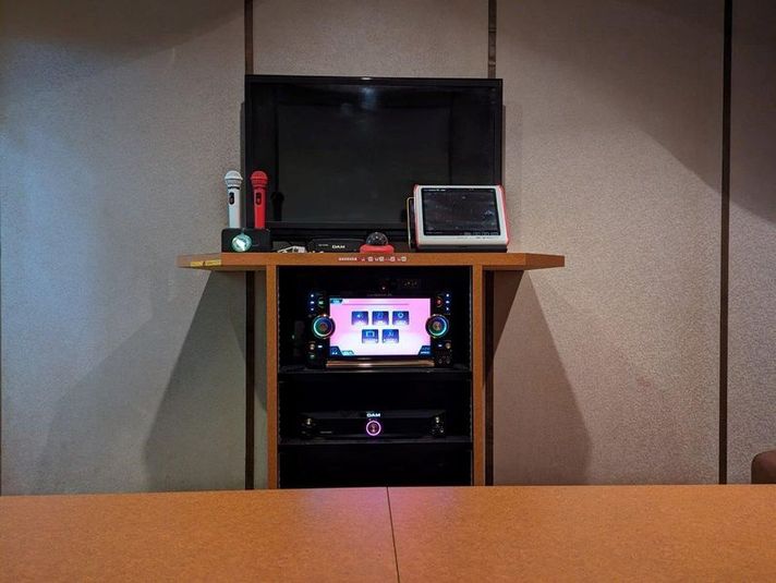 《5～8名用》カラオケルーム【サイズM】 - カラオケバナナクラブ＆ビッグエコー 三木店