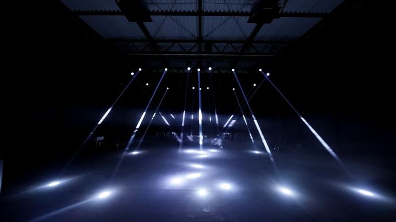 撮影レンタルスペース - 大型貸し倉庫スタジオフレア