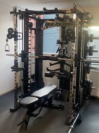 レンタル時間中はジムエリアも利用可能 - 貸切レンタルジム武蔵小山(スミスマシン×サンドバッグ) 【地域最安】屋上テラス/スポーツ観戦・LIVE観覧の室内の写真