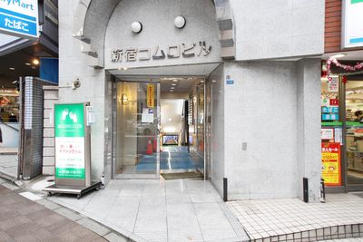 【メイプル】新宿タカシマヤ前 レッスンスペース・貸し会議室の入口の写真
