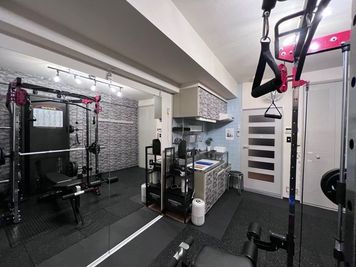 レンタルジム南森町 R-plus Gym レンタルジム南森町の室内の写真