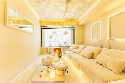 ハイスペ　三宮ライズ お好きな色に❣快適貸し切り空間　〈ハイスペ　三宮ライズ〉の室内の写真