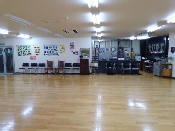 大型鏡付きレンタルスペース - フジマダンススタジオ