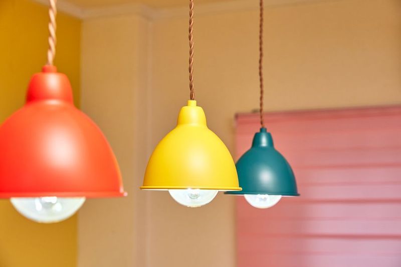 撮影スタジオ KOISURU POP《天神橋筋六丁目店》 - KOISURU POP《天六駅3分・天満駅5分》