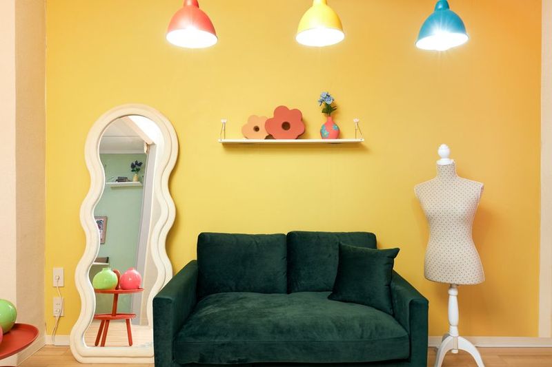 撮影スタジオ KOISURU POP《天神橋筋六丁目店》 - KOISURU POP《天六駅3分・天満駅5分》