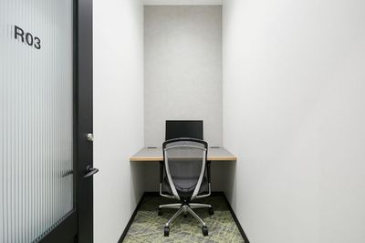 【特別キャンペーン1h 1,000円】品川駅港南口徒歩２分　モニター完備で作業に集中できる一人用個室 - WAW品川インターシティフロント