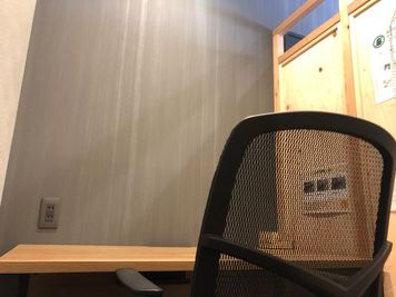 神戸駅前の鍵付き個室！/2.4㎡/100円でコーヒー飲み放題/高速WIFI/集中できる環境/自習室として！ - 神戸駅前コワーキングスペース Suki_ma（スキマ）