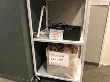 神戸駅前コワーキングスペース Suki_ma（スキマ） １名_鍵付き半個室ブース_神戸駅前スキマ【R-４】の室内の写真