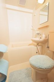 トイレスペースです。
着替えにもご活用下さいませ
※都度清掃ではなく衛生上の観点からシャワーは利用できません

※シャワーは利用できません - グラン浜松の設備の写真