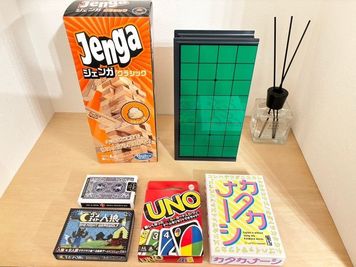 ボードゲーム各種（ジェンガ、オセロ、UNO、トランプなど） - 【曽根崎】東梅田4分✨デート💖誕生日会🎂推し活💖 2SN 東梅田4分💖誕生日会•推し活•デートの室内の写真