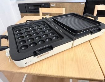 ホットプレート、たこ焼き器 - 【曽根崎】東梅田4分✨デート💖誕生日会🎂推し活💖 2SN 東梅田4分💖誕生日会•推し活•デートの室内の写真