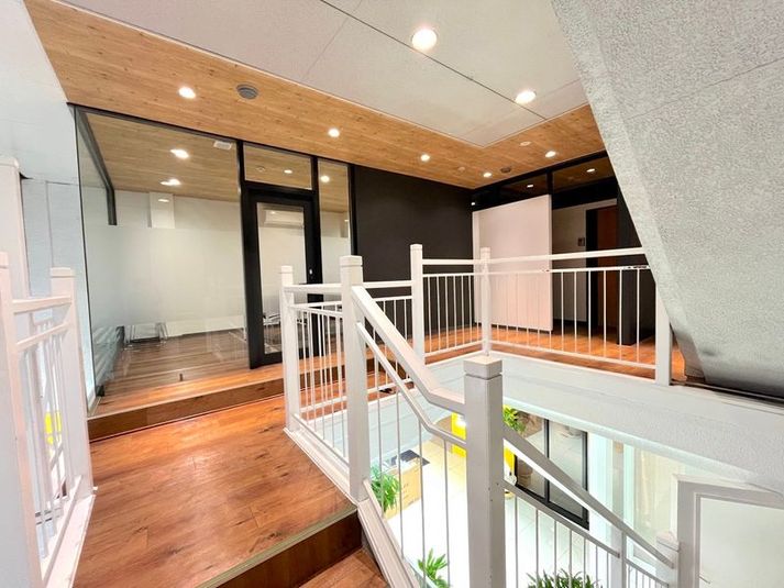 オビヤギルド中会議室 - 高知市帯屋町 オビヤギルド