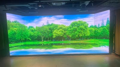 無料の素材もあるので、手ぶらで撮影も可能です！ - YOKOHAMA STUDIO 大型LEDビジョン総合撮影スタジオの室内の写真