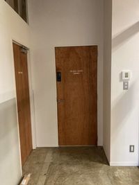 会議室Bの入り口 - On your marks(オンユアマークス) 会議室Bの入口の写真