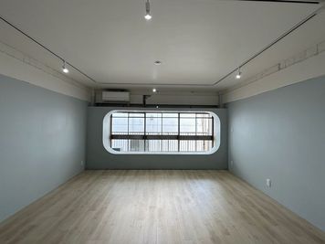 フリースペース
 - ブリヤート403 シャワーや洗濯機付きのフリースペースの室内の写真