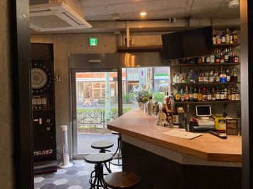 レンタルスペース「GOLDRUSH」 BAR バー フロア貸切り 撮影レンタルスペースの室内の写真