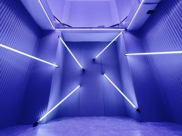 LED  Tube Lightをご希望の場合は事前にメッセージにてお問い合わせください。
※ウォールライトは無料です。 - in the house / Shibuya "Gallery" 4Fの設備の写真