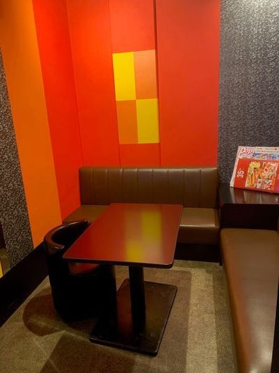 《5～8名用》カラオケルーム【サイズM】 - カラオケビッグエコー 博多筑紫口２号店