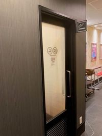 カラオケビッグエコー 博多筑紫口２号店 《5～8名用》カラオケルーム【サイズM】の室内の写真
