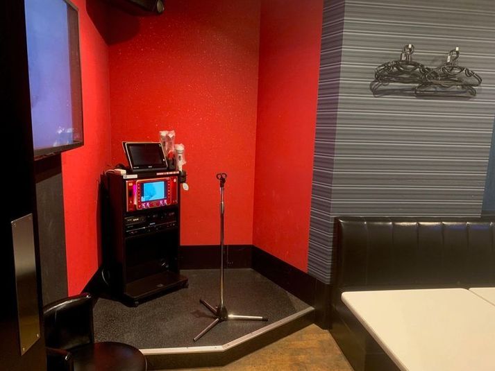 《9～10名用》カラオケルーム【サイズL】 - カラオケビッグエコー 博多筑紫口２号店