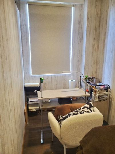 テーブル/椅子/ライト/有料道具 - RAKT salon  ネイル、マツエク、まつ毛カールレンタルスペースの室内の写真