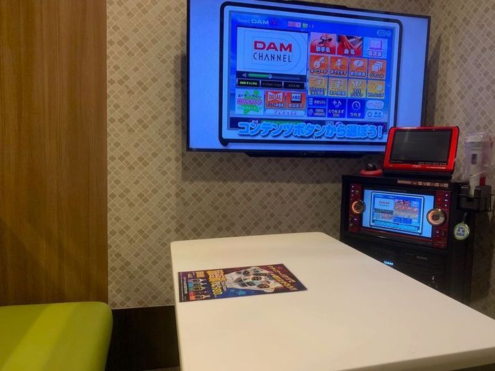 《5～8名用》カラオケルーム【サイズM】 - カラオケビッグエコー 天神西通り店