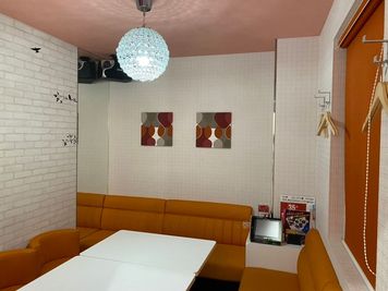 カラオケビッグエコー 長崎春雨観光通り店 《5～8名用》カラオケルーム【サイズM】の室内の写真