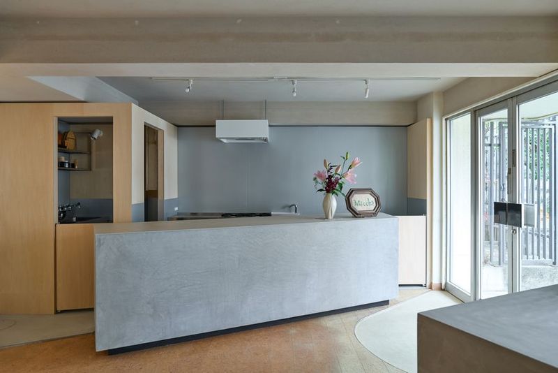 アイスグレーのキッチンが美しい和モダンのレンタルスペース - Micché鞍馬口